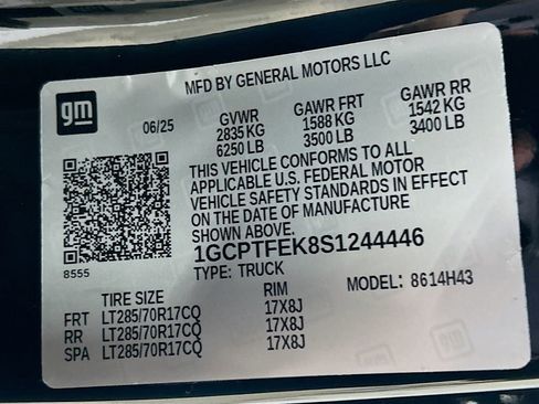 Used 2025 Chevrolet Colorado ZR2 w/ Technology Package image 33