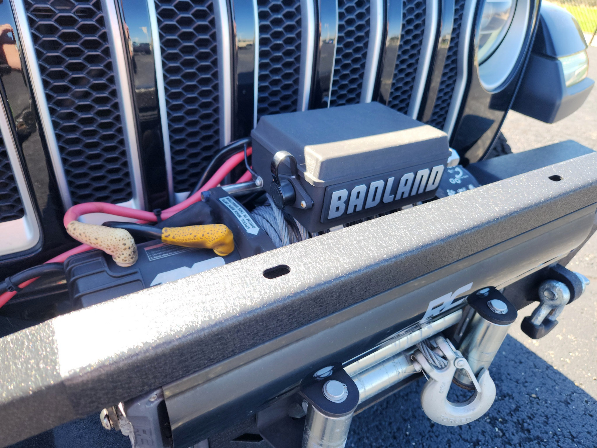 Used 2019 Jeep Wrangler Unlimited Sahara AWD/4WD image 2