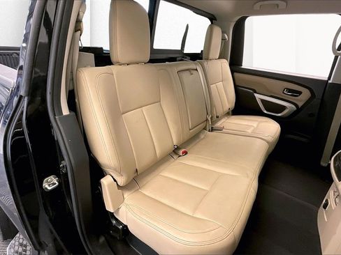 Used 2016 Nissan Titan SL image 17