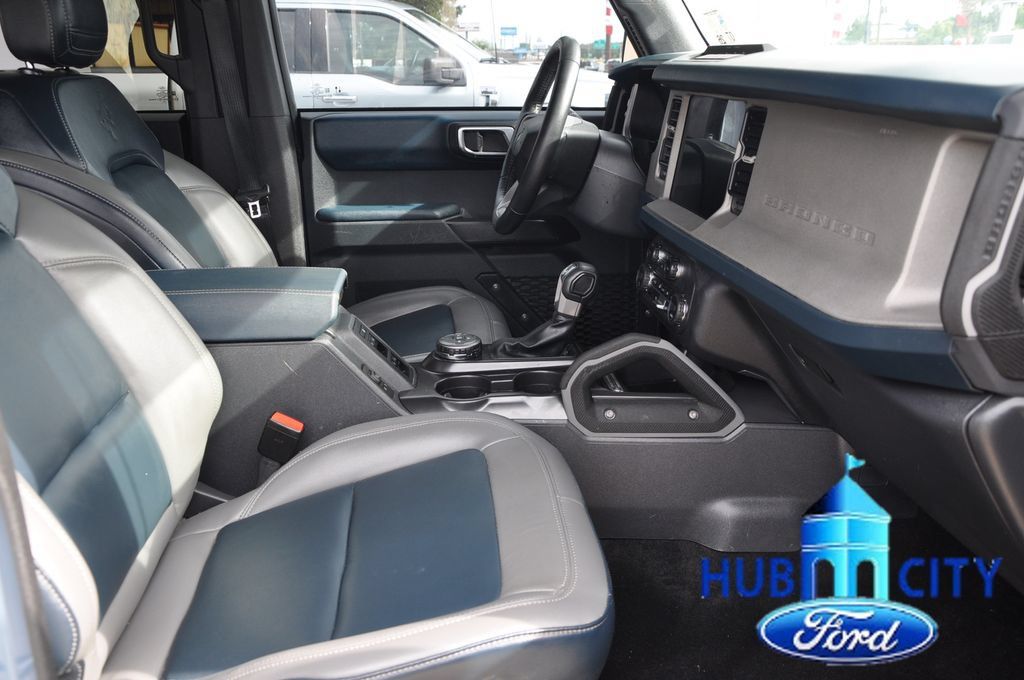 Used 2024 Ford Bronco Outer Banks AWD/4WD image 16