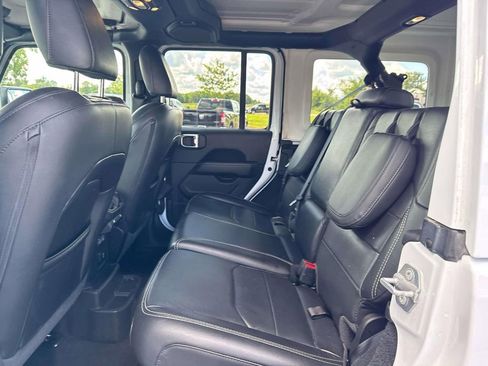 Used 2021 Jeep Wrangler Unlimited Sahara w/ Cold Weather Group image 11