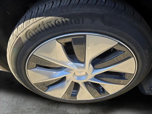 Used 2023 Tesla Model Y Long Range AWD/4WD image 19