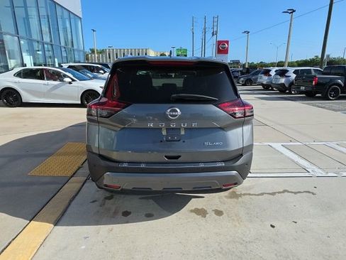 Used 2022 Nissan Rogue SL w/ SL Premium Package image 5