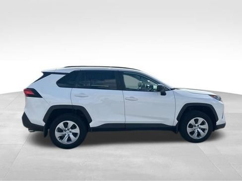 Used 2021 Toyota RAV4 LE AWD/4WD image 9
