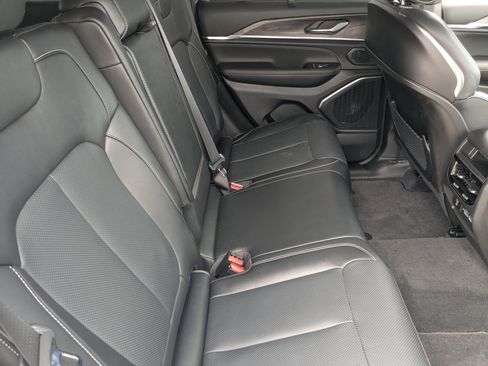 New 2025 Jeep Grand Cherokee Overland w/ Luxury Tech Group IV image 10