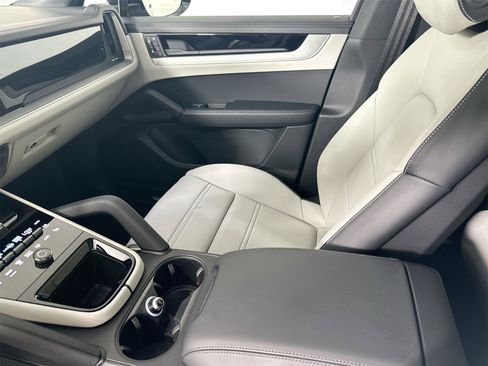 New 2026 Porsche Cayenne E-Hybrid Coupe image 30