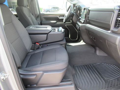 Used 2025 Chevrolet Silverado 2500 LT w/ Convenience Package AWD/4WD image 12