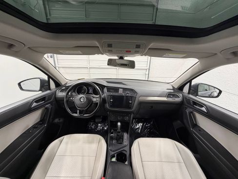 Used 2018 Volkswagen Tiguan SEL FWD image 27