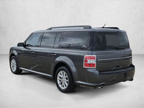 Used 2018 Ford Flex SE image 7