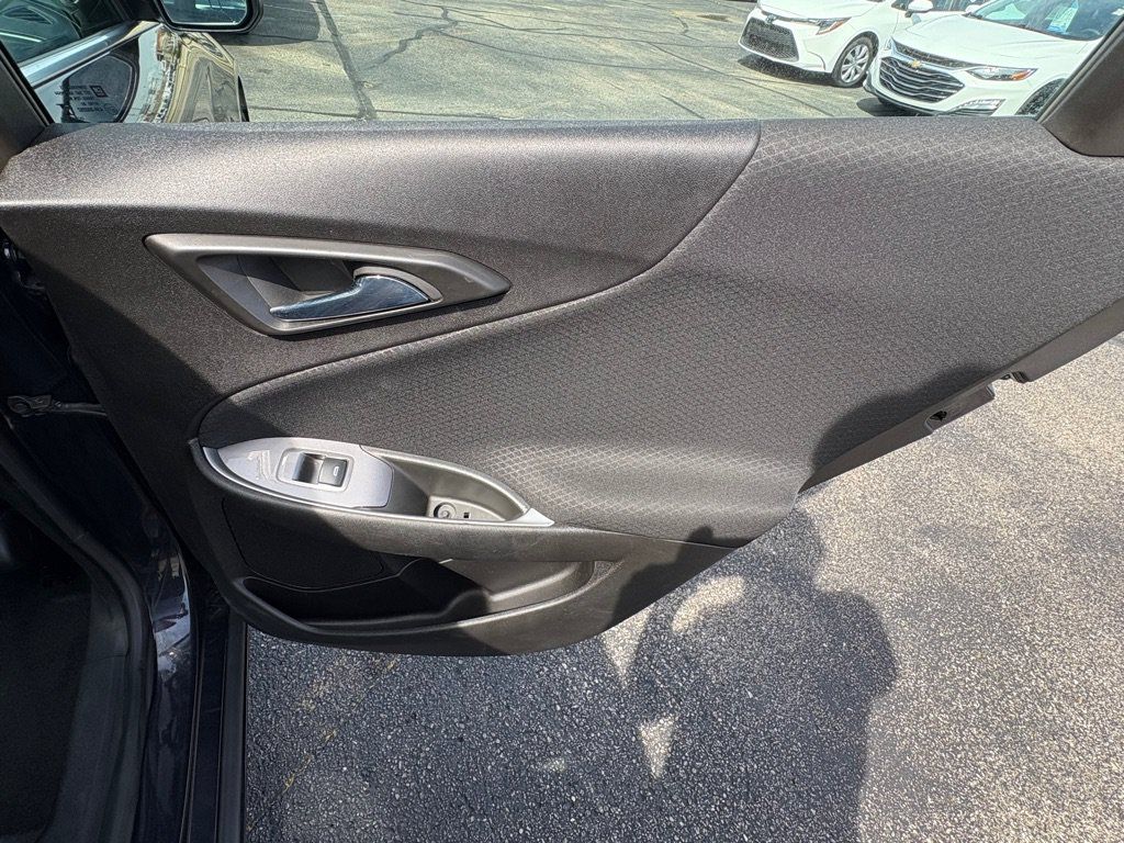 Used 2023 Chevrolet Malibu LT FWD image 14