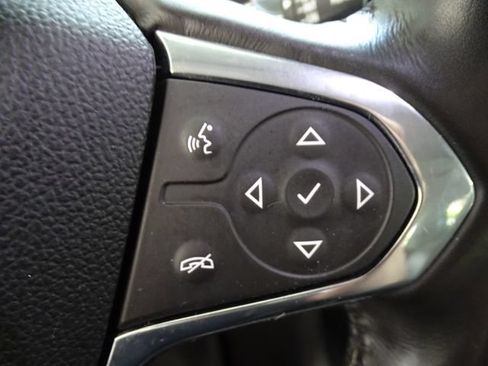 Used 2019 Chevrolet Traverse LT w/ LT Premium Package AWD/4WD image 8