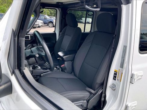 Used 2022 Jeep Wrangler Unlimited Sport AWD/4WD image 9