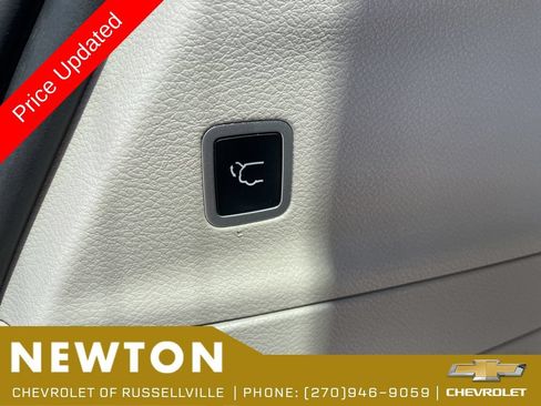 Used 2022 Chrysler Pacifica Touring-L FWD image 45