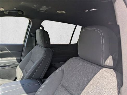 Used 2024 Chevrolet Traverse LT FWD image 15
