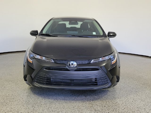 Used 2026 Toyota Corolla LE FWD image 3