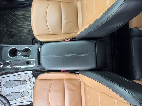 Used 2020 Chevrolet Equinox Premier image 11