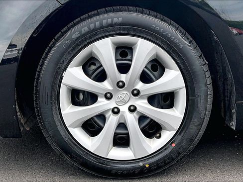 Used 2024 Toyota Corolla LE FWD image 9
