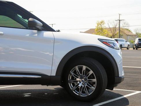 Certified 2025 Ford Explorer Active w/ Active Comfort Package AWD/4WD image 5