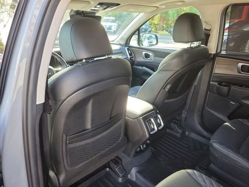 Used 2023 Kia Sorento SX Prestige image 15