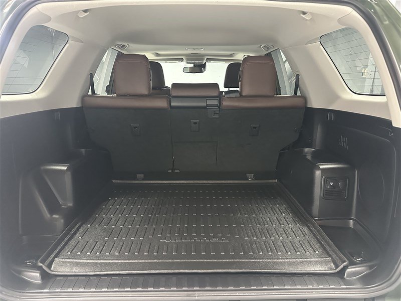 Used 2022 Toyota 4Runner Limited AWD/4WD image 17