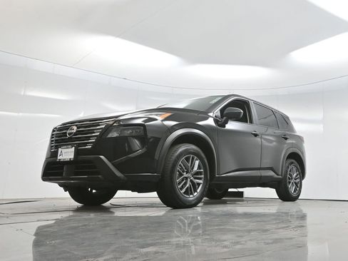 Used 2024 Nissan Rogue S image 53