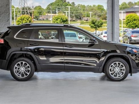 Used 2019 Jeep Cherokee Latitude Plus FWD image 53