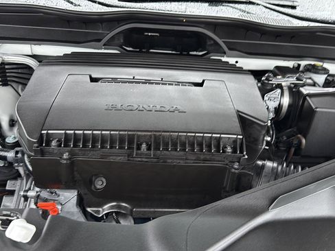 Used 2025 Honda Pilot Touring image 33