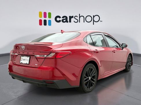 Used 2025 Toyota Camry SE w/ Convenience Package FWD image 5