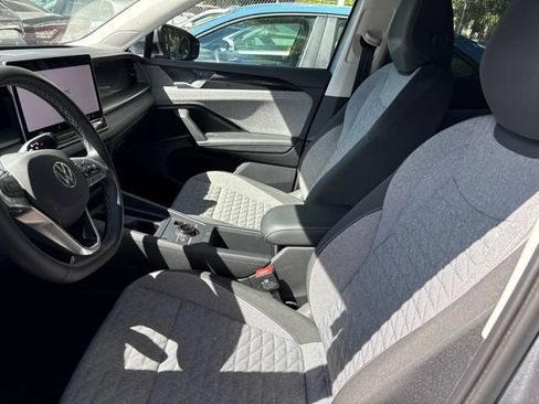 Used 2025 Volkswagen Tiguan S FWD image 7