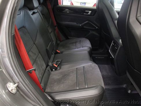 Used 2023 Porsche Cayenne GTS w/ Premium Package AWD/4WD image 37