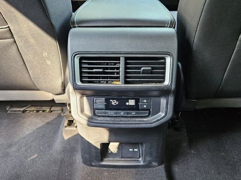 Used 2025 Volkswagen Atlas SE FWD image 10