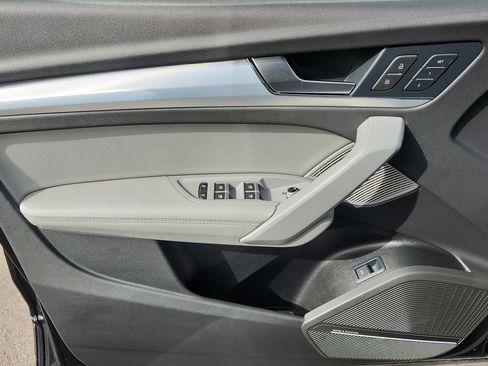 Used 2024 Audi Q5 2.0T Prestige image 8