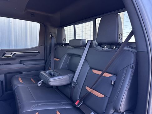 Used 2024 GMC Sierra 1500 AT4 w/ Technology Package image 24