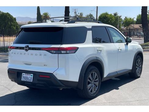 Used 2022 Nissan Pathfinder SV FWD image 7