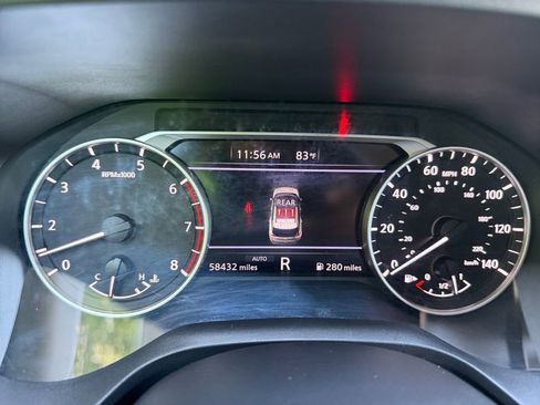 Used 2023 Nissan Rogue SV AWD/4WD image 16
