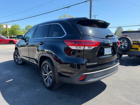 Used 2017 Toyota Highlander XLE image 5
