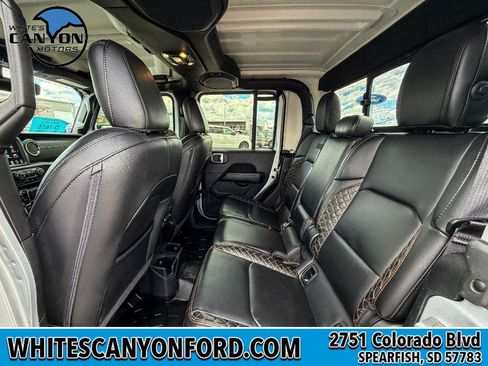 Used 2022 Jeep Gladiator Overland AWD/4WD image 8