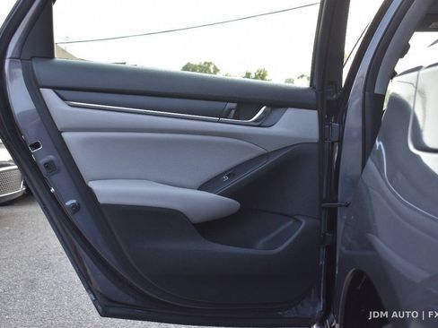 Used 2018 Honda Accord EX image 10