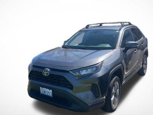 Used 2022 Toyota RAV4 LE image 11