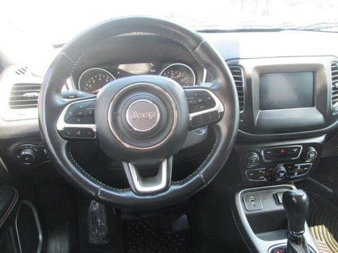 Used 2017 Jeep Compass Latitude w/ Popular Equipment Group FWD image 15