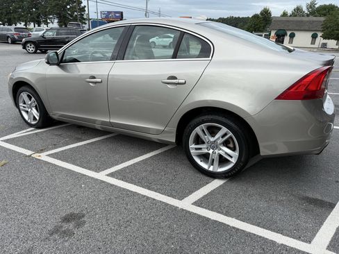 Used 2014 Volvo S60 T5 image 8