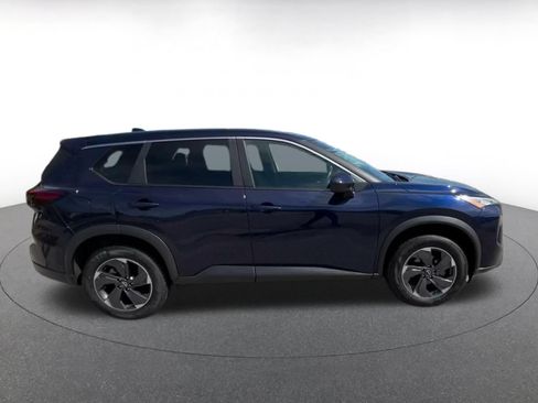Used 2025 Nissan Rogue SV FWD image 16