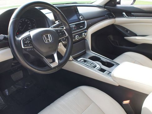 Used 2019 Honda Accord Touring image 14
