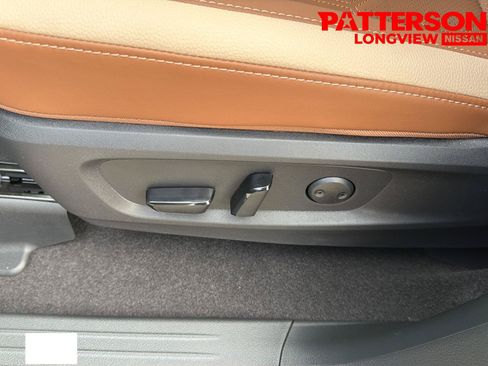 Used 2026 Nissan Pathfinder Platinum FWD image 20