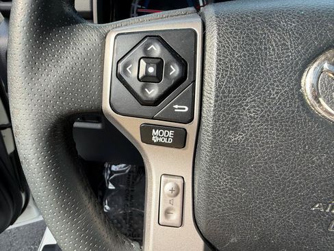 Used 2018 Toyota 4Runner Limited AWD/4WD image 29