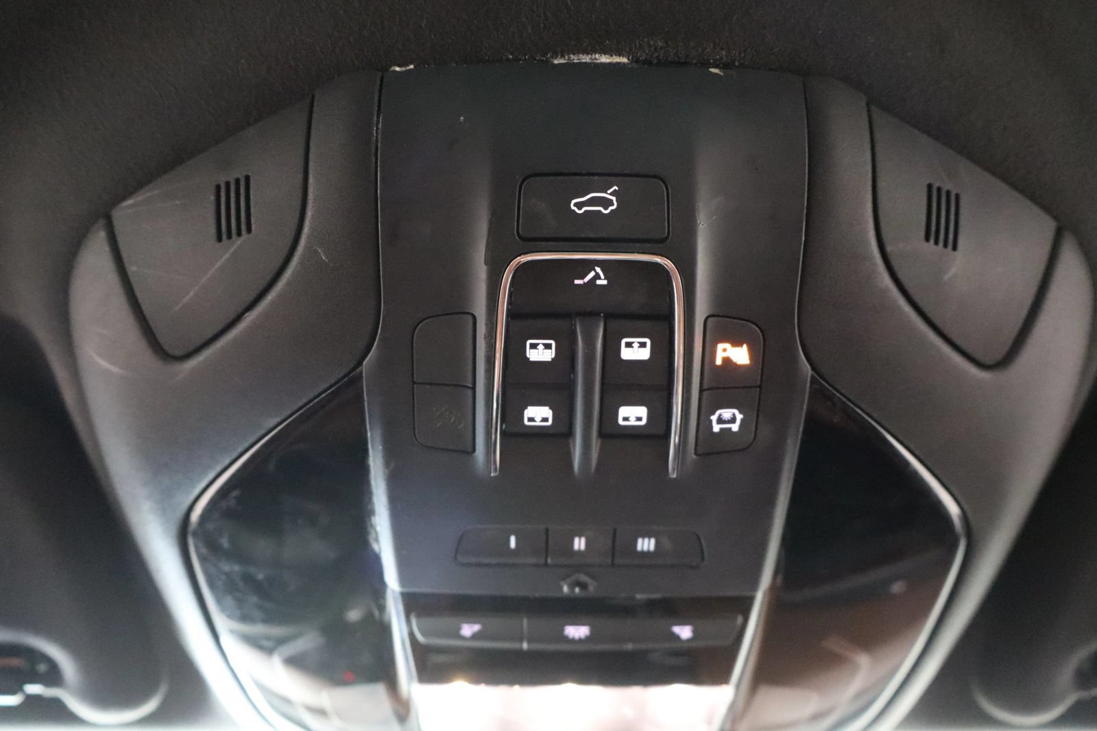 Used 2017 Maserati Levante S AWD/4WD image 35