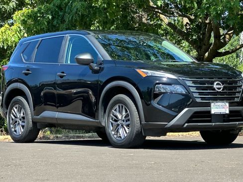 Used 2024 Nissan Rogue S AWD/4WD image 9