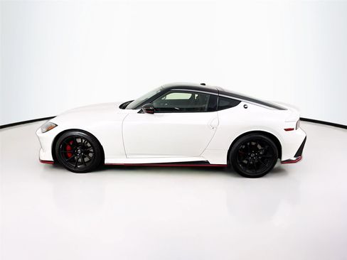 Used 2025 Nissan Z NISMO w/ Floor Mat Package RWD image 17