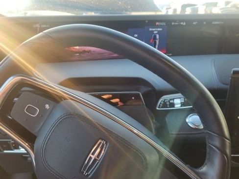 Used 2024 Lincoln Nautilus Premier w/ Equipment Group 102A image 11