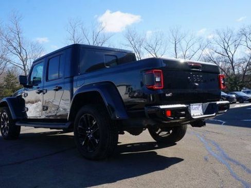 Used 2021 Jeep Gladiator Overland image 7